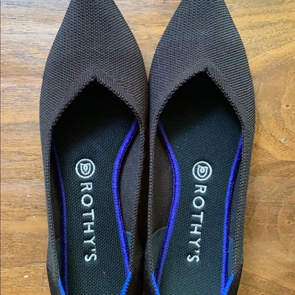 Size 9 Black Rothy’s Points - Picture 2 of 3